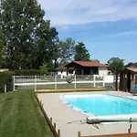 Campsite Paradis Des Dombes 3*
