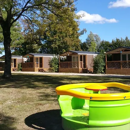 Campsite Paradis Des Dombes 3*