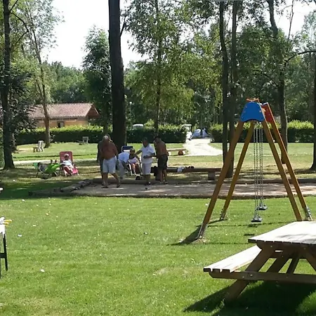 Campsite Paradis Des Dombes 3*